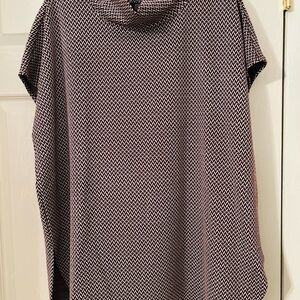 Jones New York Black and White Patterned Top